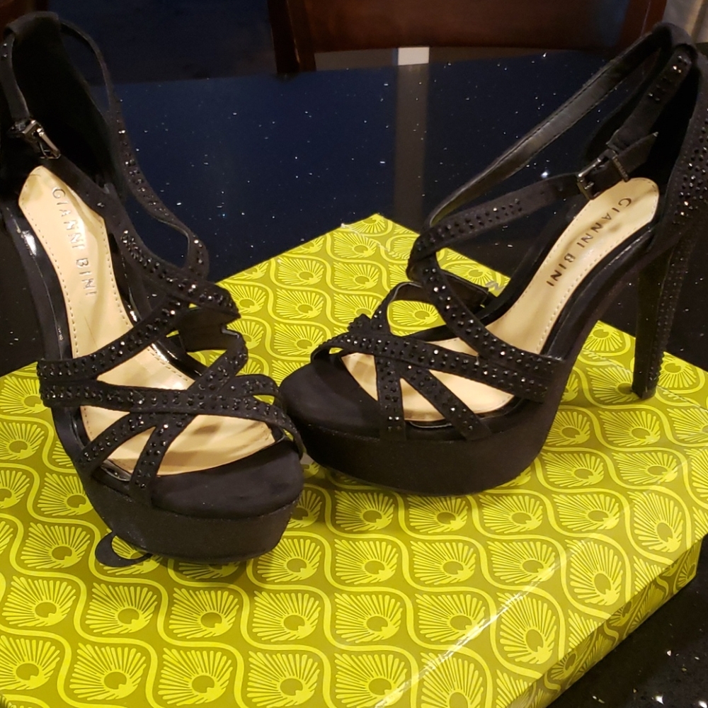 High Heels - Picture 2 of 4